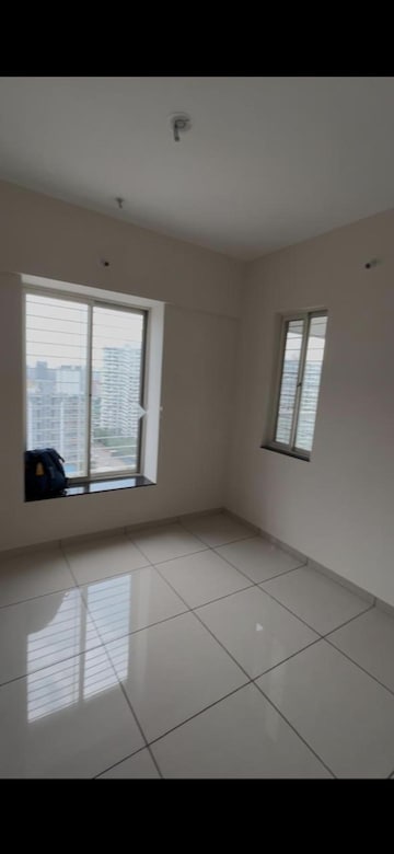 Room in 2 BHK Apartment at VJ YashOne Infinitee, Tathawade – for Rent