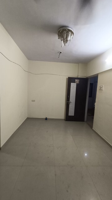 Room in 1 BHK Apartment at Royal Palms, Goregaon East – for Rent