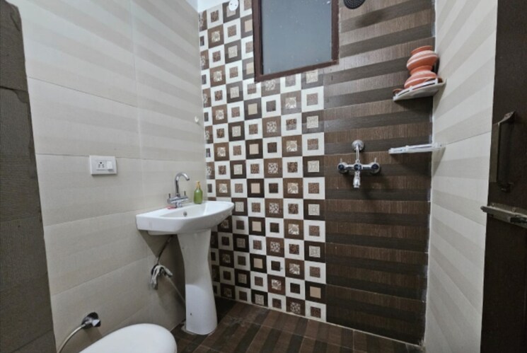 Bathroom, dhakoli village 3 Bedroom 1250 Sq.Ft. Builder Floor In Dhakoli Village Zirakpur 8187288