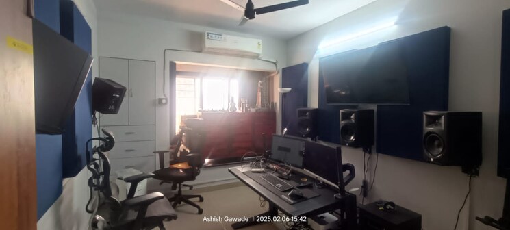 Gym, swapnalok-towers 3 Bedroom 950 Sq.Ft. Apartment In Malad East Mumbai 8187311