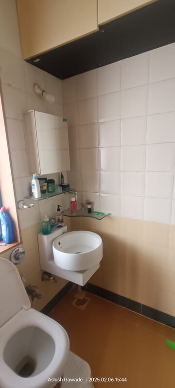 Bathroom in 3 BHK Apartment at Swapnalok Towers, Malad East – for Sale
