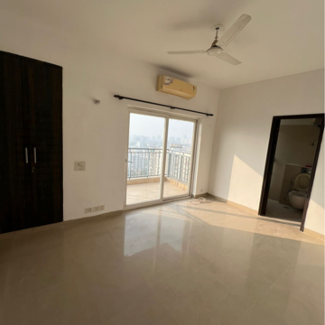 Room in 3 BHK Apartment at Spaze Privy, Sector 72 – for Rent