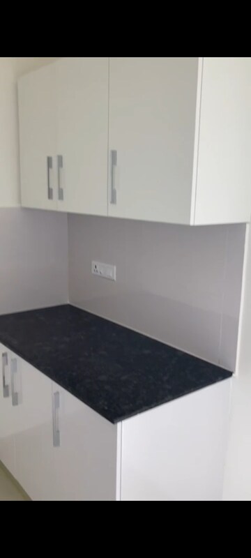 Room in 2 BHK Apartment at Godrej Avenues, Yelahanka – for Rent