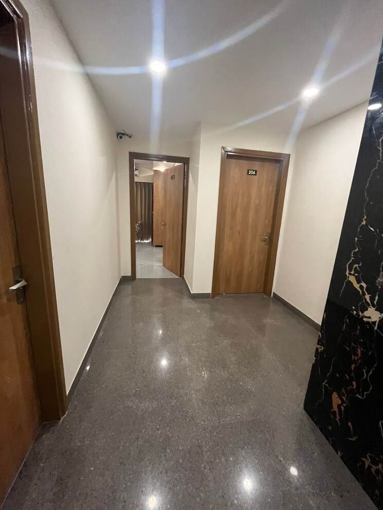 Room, auram-floor 4 Bedroom 360 Sq.Yd. Builder Floor In South City 2 Gurgaon 8187527