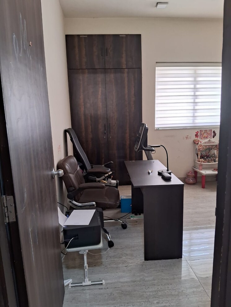 Team Area, lodha-luxuria-priva 3 Bedroom 1110 Sq.Ft. Apartment In Majiwada Thane 8187372