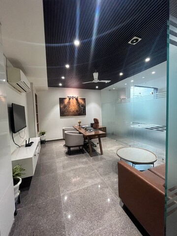 Master Bedroom in 4 BHK Builder Floor at SS Southend Floors, South City 2 – for Sale