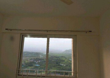 Room in 1 BHK Apartment at Vijay Orovia, Ghodbunder Road – for Rent