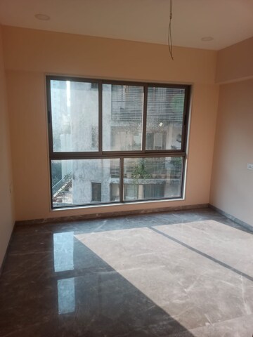 Room in 3 BHK Apartment at Bulbul Tarang Apartment, Khar West – for Sale