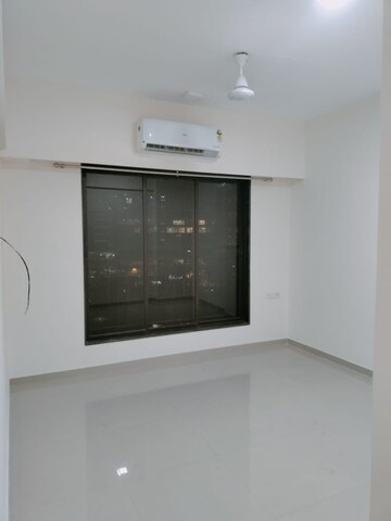 Room in 2 BHK Apartment at Riverdale Tower, Andheri East – for Rent