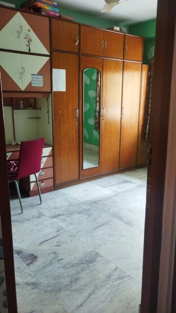 Room in 2 BHK Apartment at Bosepukur – for Sale
