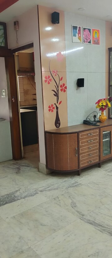 Room in 2 BHK Apartment at Bosepukur – for Sale