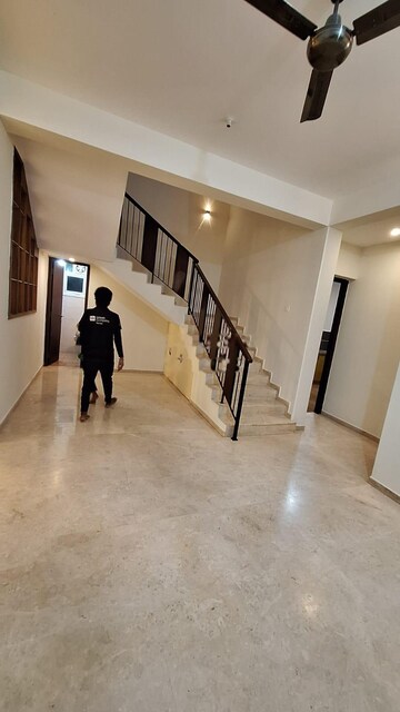 Room in 4 BHK Apartment at Prestige Mayberry, Chansandra – for Rent