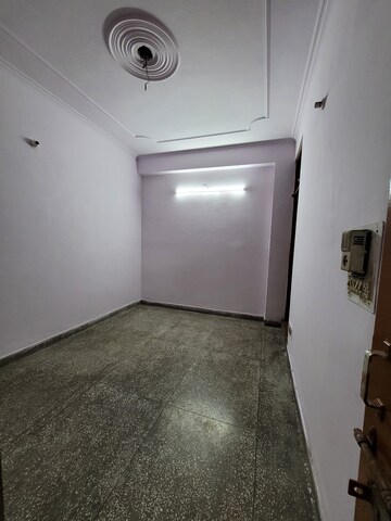 Room in 1 BHK Builder Floor at Dilshad Colony – for Sale
