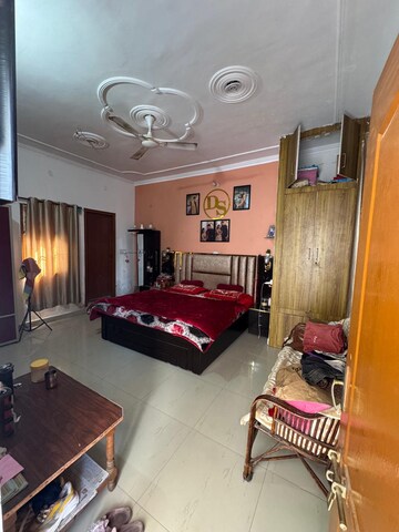 Bedroom in 3 BHK Independent House at Jankipuram – for Rent