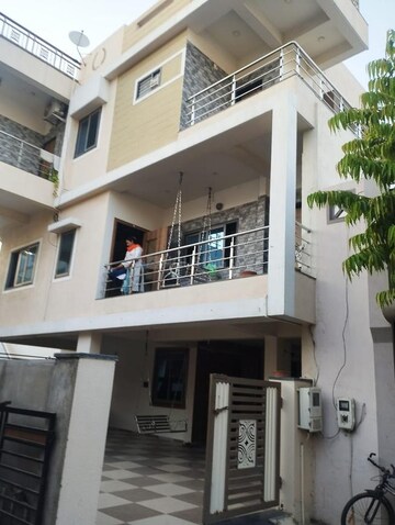 3 BHK Builder Floor For Rent in DLF Vibhuti Khand, Gomti Nagar
