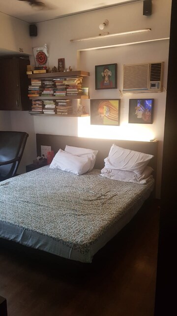 Bedroom in 2 BHK Apartment at Chembur – for Rent