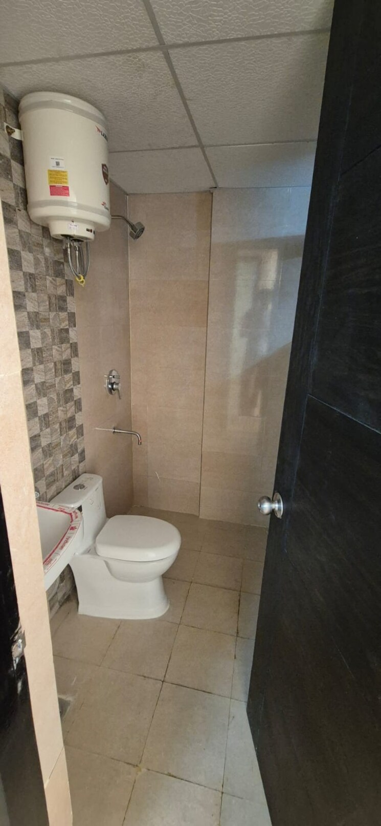 Bathroom, signature-global-park-4-and-5 2 Bedroom 745 Sq.Ft. Builder Floor In Sohna Sector 36 Gurgaon 8187737