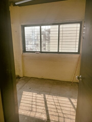 Room in 1 BHK Apartment at Seawoods – for Rent