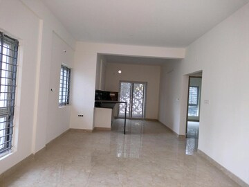 Room in 3 BHK Builder Floor at DLF Vibhuti Khand, Gomti Nagar – for Rent