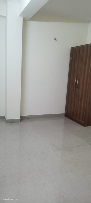 Room in 2 BHK Builder Floor at Ansal Plaza Sector-23, Sector 23 – for Rent