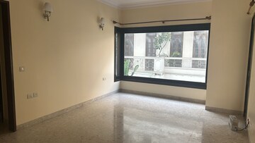 Room in 4 BHK Apartment at Anand Lok – for Rent