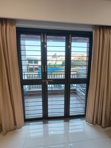 Room in 2 BHK Apartment at Kumar Princetown, Undri – for Rent