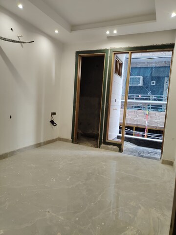 Room in 3 BHK Builder Floor at Mahavir Enclave 1 – for Sale