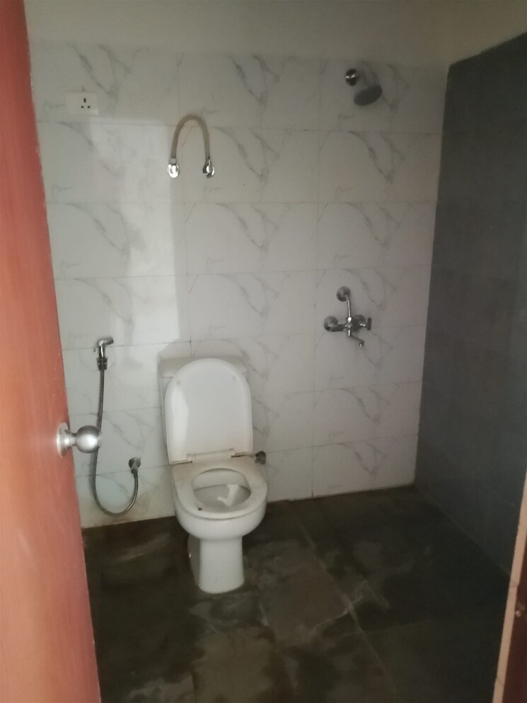 Bathroom, rps-auria 3 Bedroom 1565 Sq.Ft. Apartment In Sector 88 Faridabad 8187993