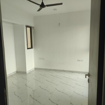 Room in 2 BHK Apartment at Raymond Ten X Habitat, Pokhran Road No 2 – for Rent