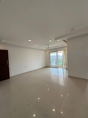 Room in 4 BHK Apartment at Majestique Ephelia, Nibm – for Rent