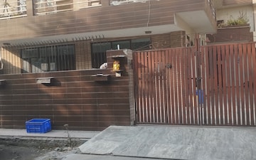 6 BHK Independent House For Sale in Sector 48