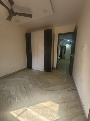 Room in 2 BHK Builder Floor at Janakpuri – for Rent