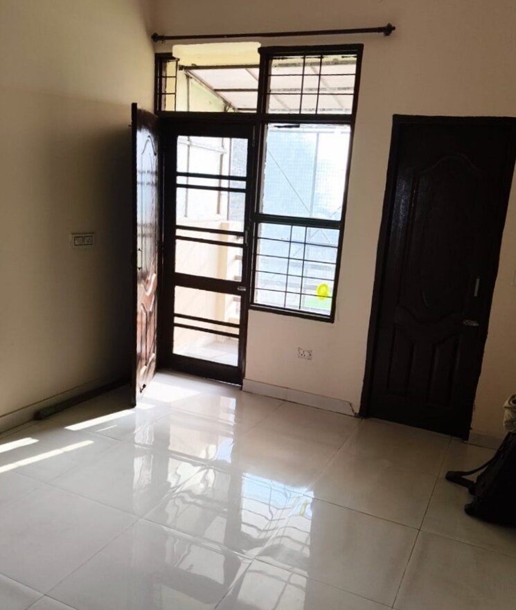 Room, dhakoli village 3 Bedroom 1250 Sq.Ft. Builder Floor In Dhakoli Village Zirakpur 8188107