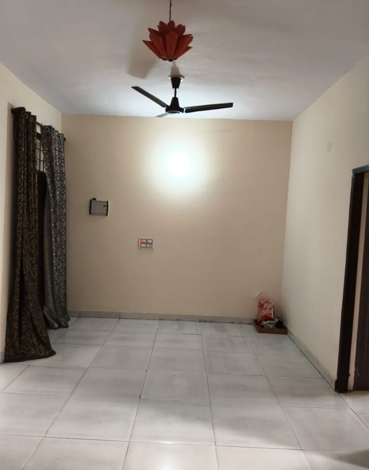 Room, dhakoli village 3 Bedroom 1250 Sq.Ft. Builder Floor In Dhakoli Village Zirakpur 8188107