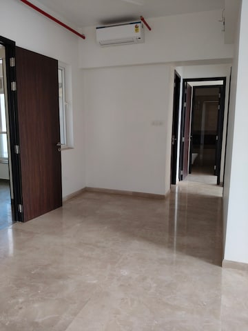 Room in 2 BHK Apartment at Kalpataru Radiance, Goregaon West – for Rent