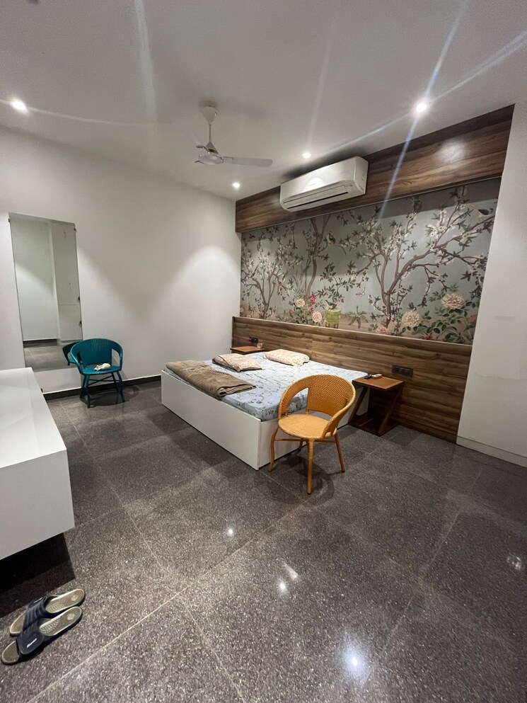 Master Bedroom, ss-southend-floors 4 Bedroom 360 Sq.Yd. Builder Floor In South City 2 Gurgaon 8188167