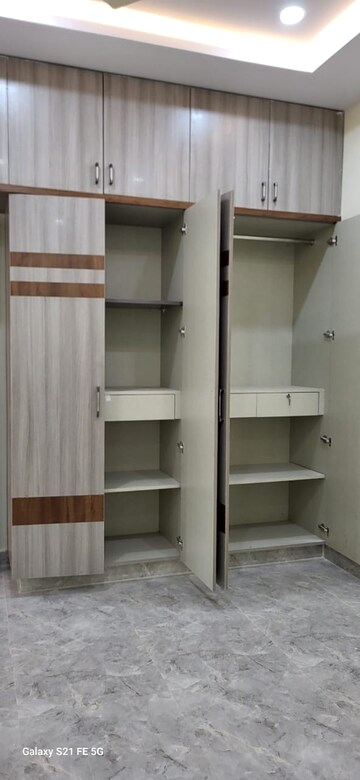 Room in 2 BHK Apartment at Kothapet – for Sale