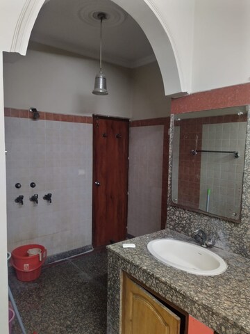 Bathroom in 1.5 BHK Builder Floor at RWA Apartments Sector 47, Sector 47 – for Rent