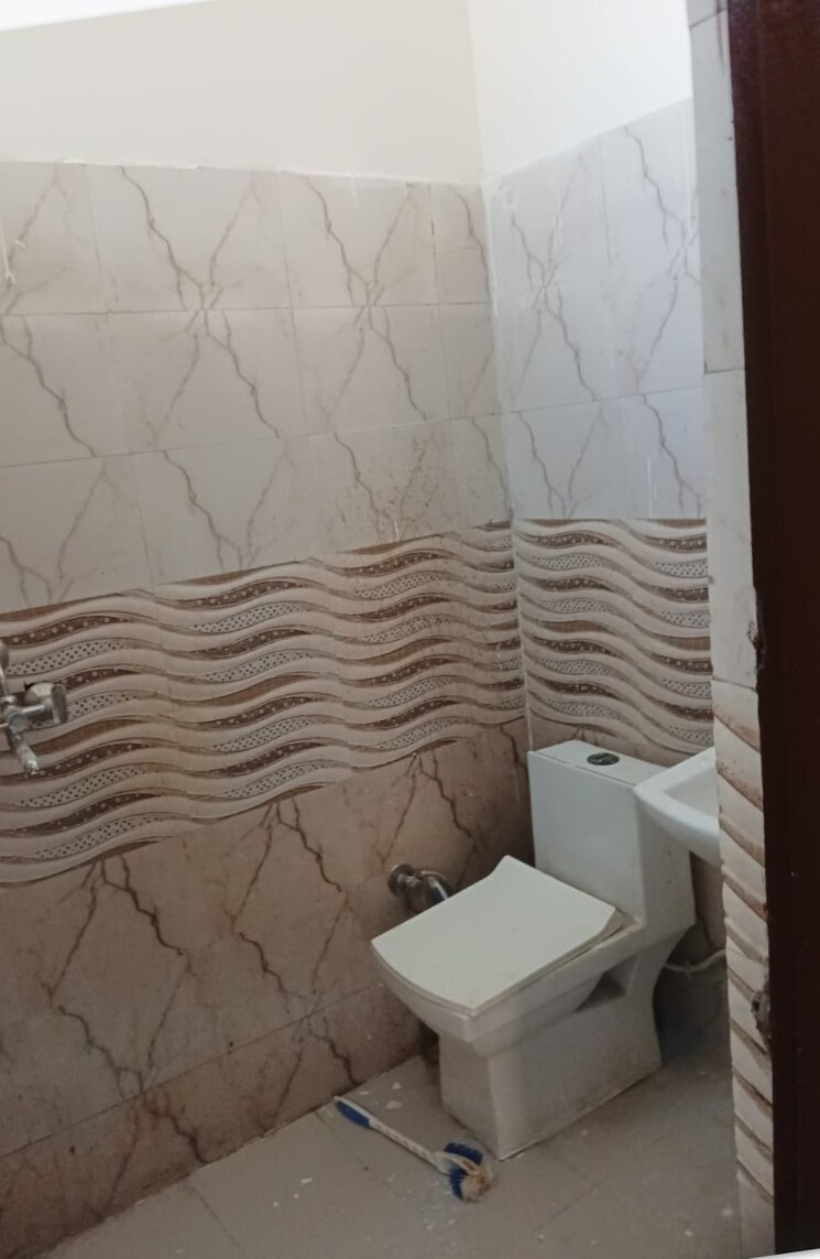 Bathroom, preet colony 2 Bedroom 1250 Sq.Ft. Builder Floor In Preet Colony Zirakpur 8188185