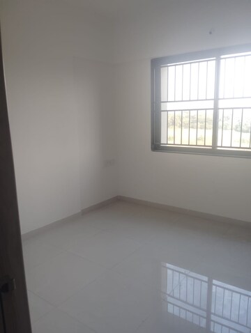Room in 2 BHK Apartment at Kohinoor Sapphire, Tathawade – for Rent