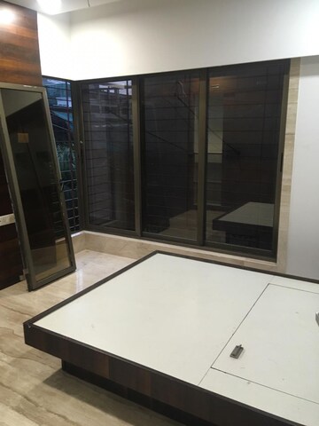 Bedroom in 2 BHK Apartment at Andheri West – for Rent