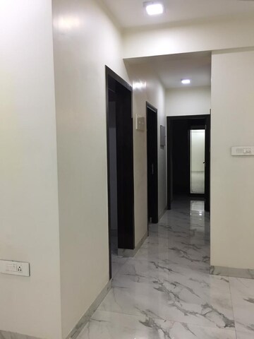 Room in 4 BHK Apartment at Raheja Ridgewood, Goregaon East – for Rent