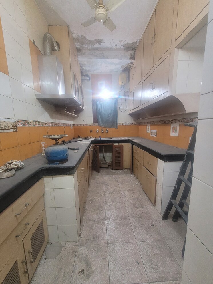 Kitchen, janakpuri 2 Bedroom 1050 Sq.Ft. Apartment In Janakpuri Delhi 8188272