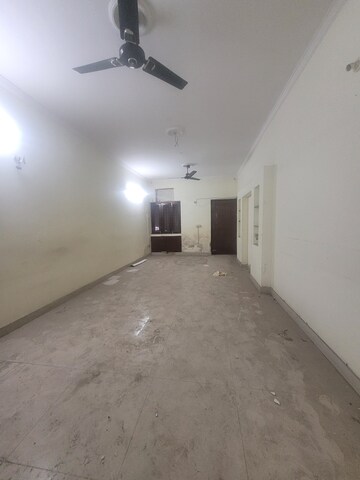 Room in 2 BHK Apartment at Janakpuri – for Sale