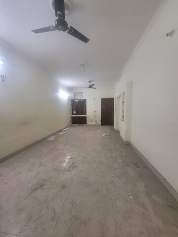 Room in 2 BHK Apartment at Janakpuri – for Sale