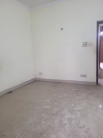 Room in 2 BHK Apartment at Janakpuri – for Sale