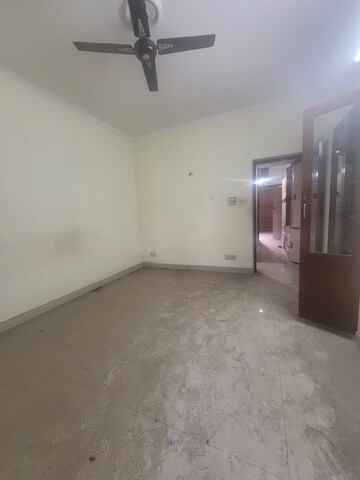 Room in 2 BHK Apartment at Janakpuri – for Sale