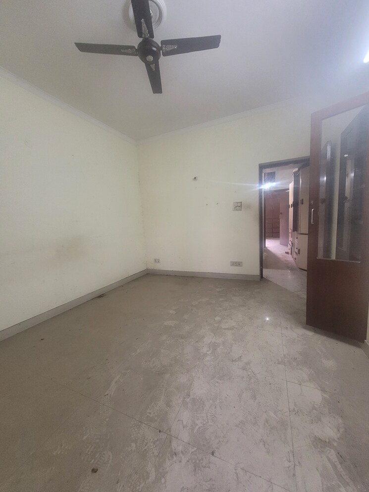 Room, janakpuri 2 Bedroom 1050 Sq.Ft. Apartment In Janakpuri Delhi 8188272