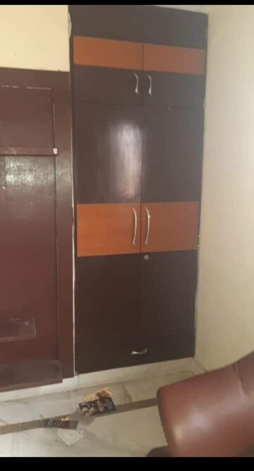 Furnished Amenities in 1 BHK Builder Floor at Shalimar Bagh – for Rent