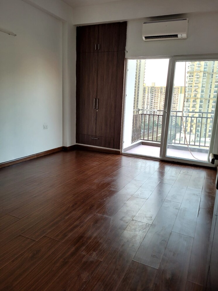 Room, panchsheel-pratistha 3 Bedroom 945 Sq.Ft. Apartment In Sector 75 Noida 8188275